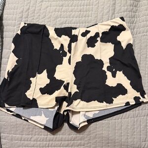 Like New Windsor Black & White Cow Print Shorts – Trendy, Fun Summer Staple